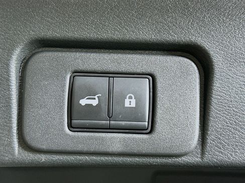 Used 2023 Nissan Rogue SL FWD image 29