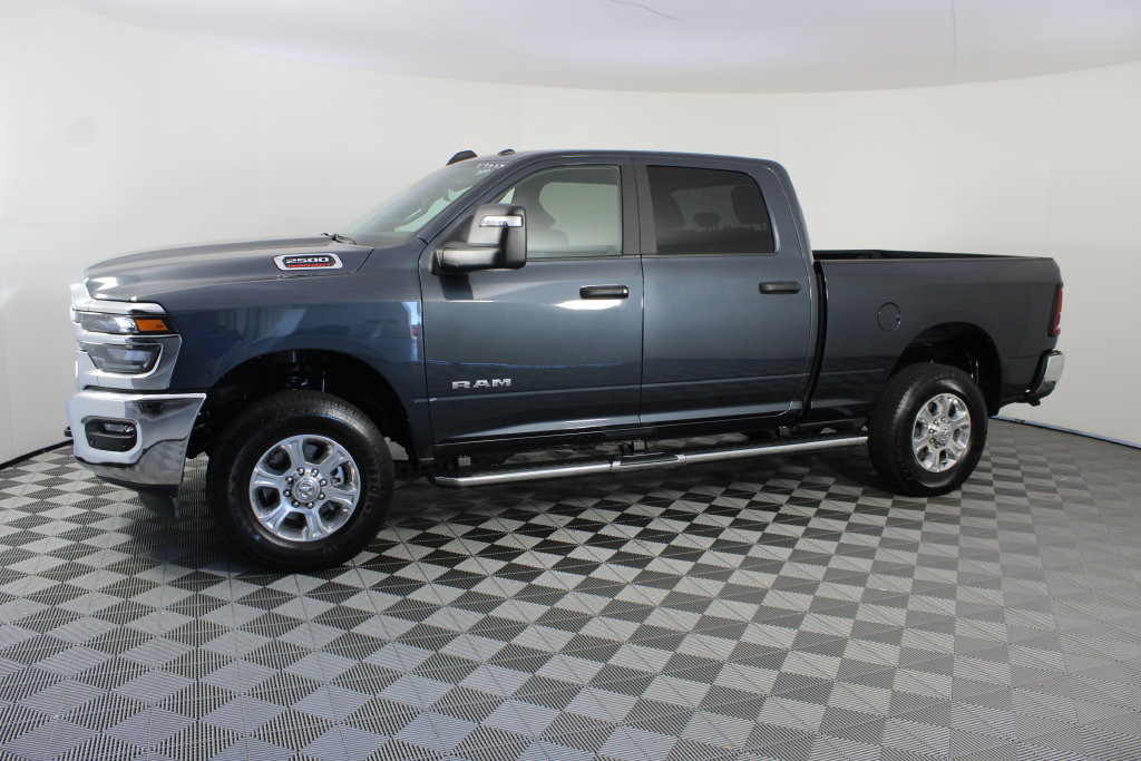 Used 2026 RAM 2500 Big Horn AWD/4WD image 3