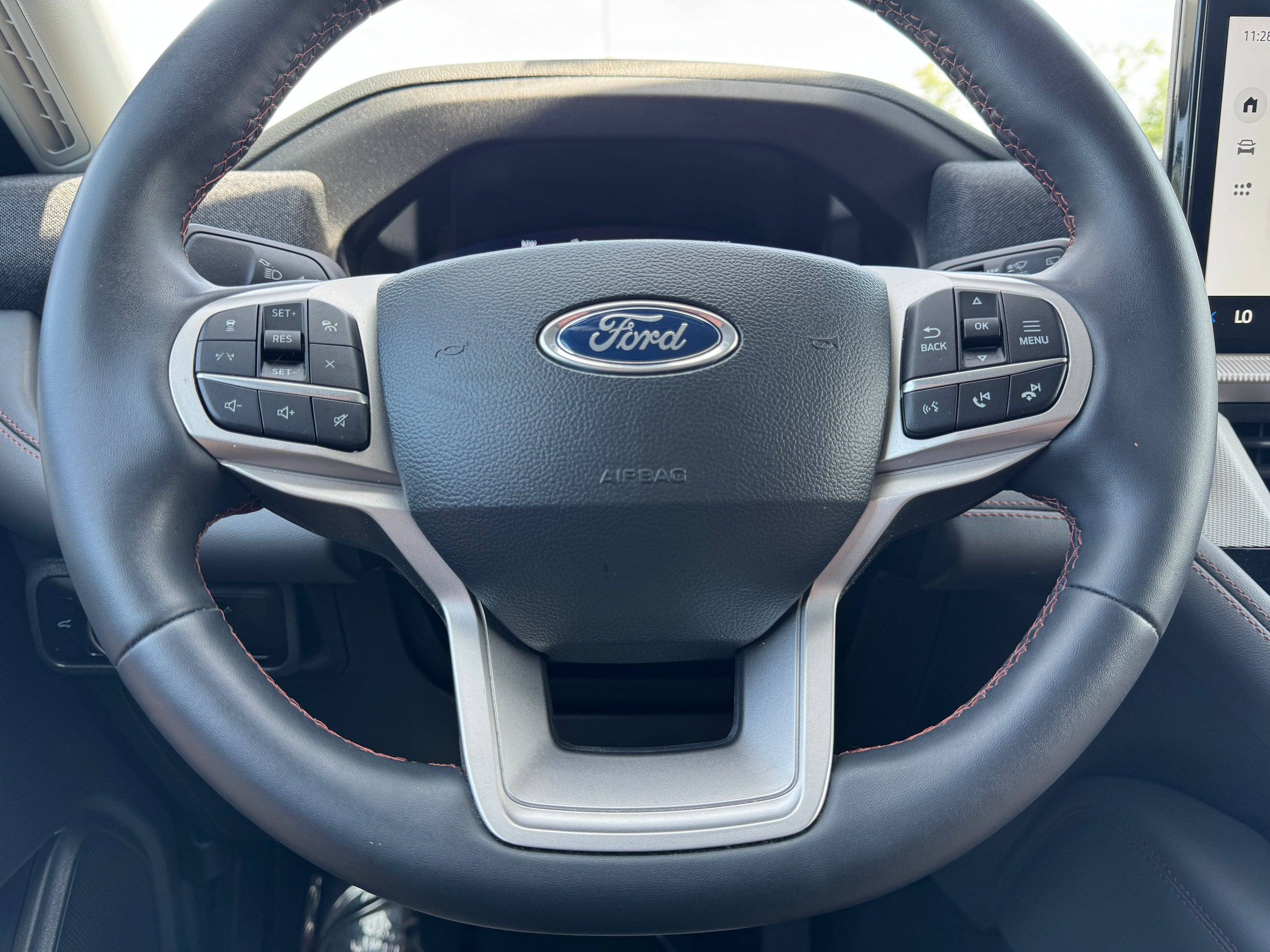 Used 2025 Ford Explorer Active RWD image 21