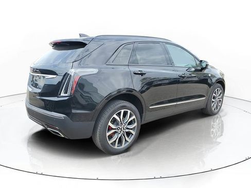 Certified 2023 Cadillac XT5 Sportv w/ LPO, Floor Liner Package AWD/4WD image 3