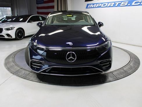 Used 2023 Mercedes-Benz EQS 580 4MATIC Sedan image 3