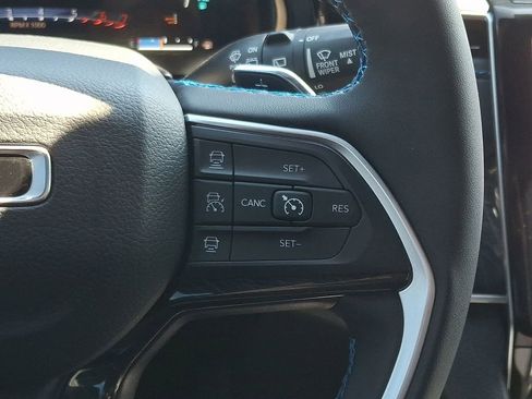 Used 2023 Jeep Grand Cherokee Trailhawk w/ Luxury Tech Group III image 23