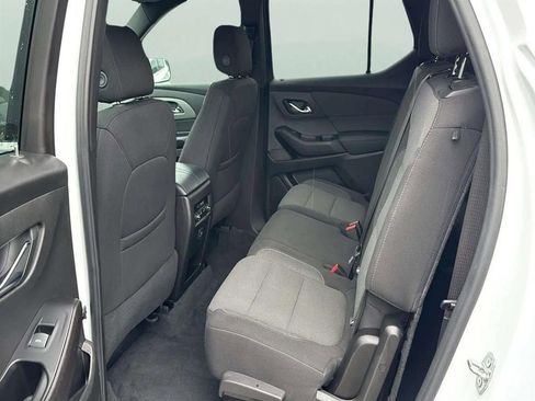 Used 2023 Chevrolet Traverse LT image 10