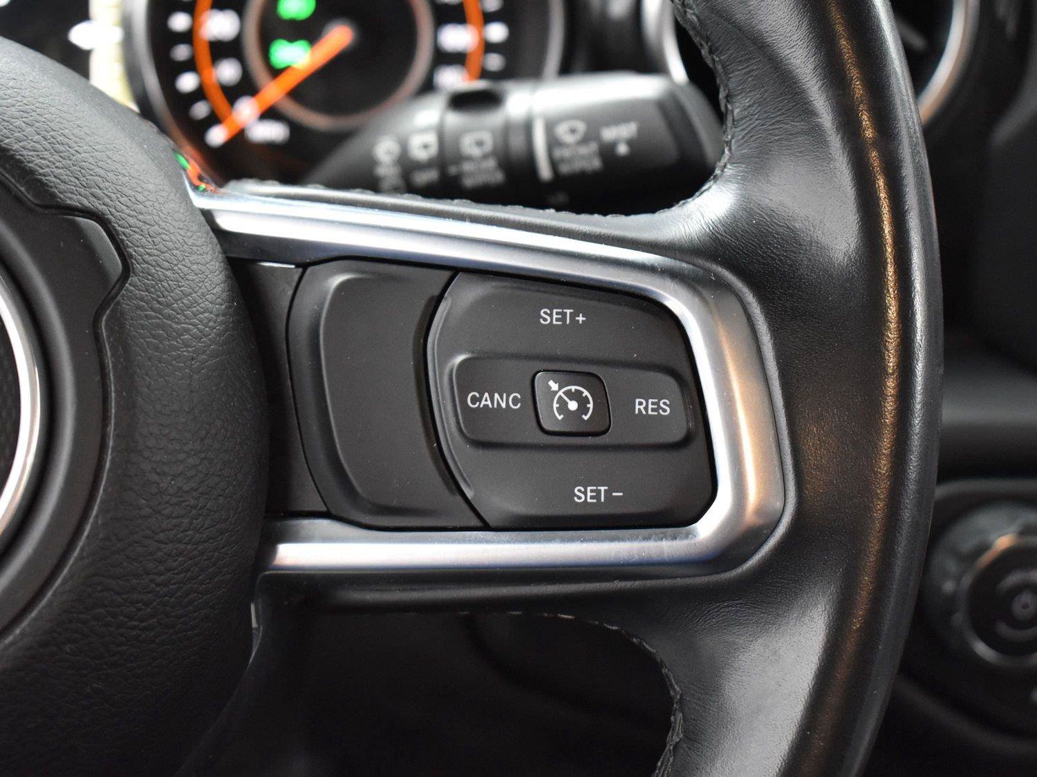 Used 2020 Jeep Wrangler Unlimited Sahara AWD/4WD image 16
