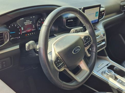 Used 2022 Ford Explorer XLT RWD image 15