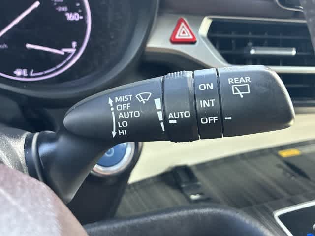 Used 2024 Toyota Sienna Platinum AWD/4WD image 28
