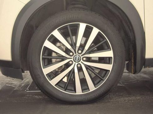 Used 2024 Nissan Pathfinder Platinum AWD/4WD image 6
