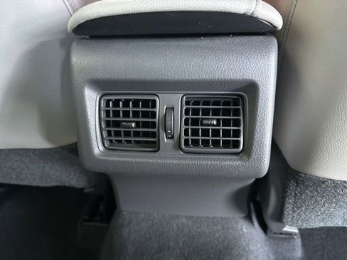 Used 2021 Toyota Camry XLE w/ Navigation Upgrade Package image 24