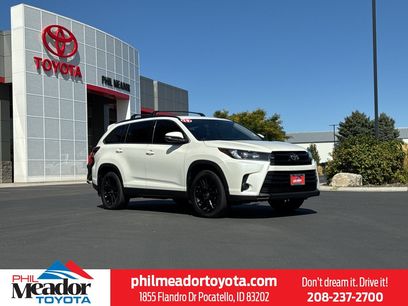 Used 2019 Toyota Highlander SE