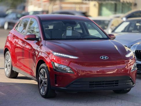 Used 2023 Hyundai Kona SE FWD image 4
