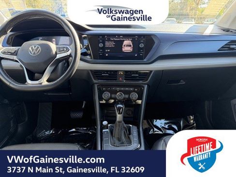 Certified 2024 Volkswagen Taos SE image 13