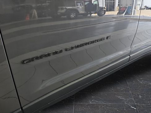 Used 2023 Jeep Grand Cherokee L Laredo AWD/4WD image 40