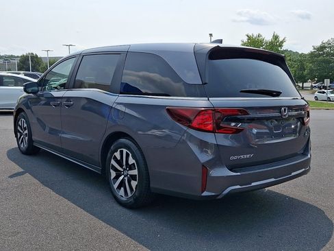 Certified 2025 Honda Odyssey EX-L image 5