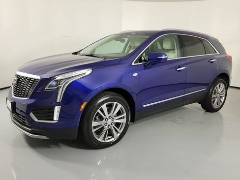 Used 2024 Cadillac XT5 Premium Luxury FWD image 2