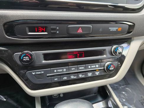 Used 2018 Kia Sedona EX image 26