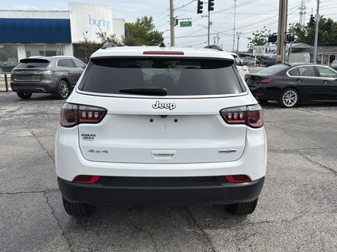 Used 2024 Jeep Compass Latitude AWD/4WD image 4