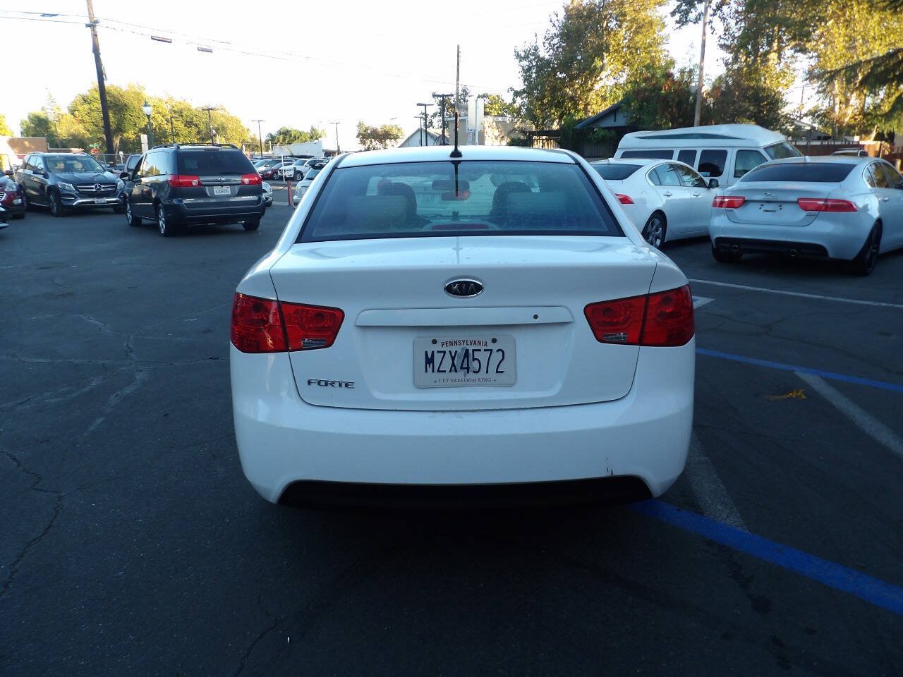 Used 2017 Volkswagen Jetta SE FWD image 9