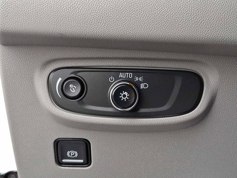 Certified 2022 GMC Terrain SLE w/ Driver Convenience Package AWD/4WD image 27