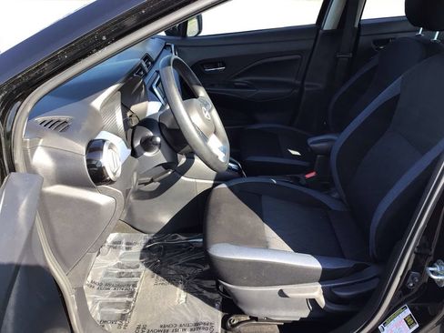 Used 2024 Nissan Versa SV FWD image 9