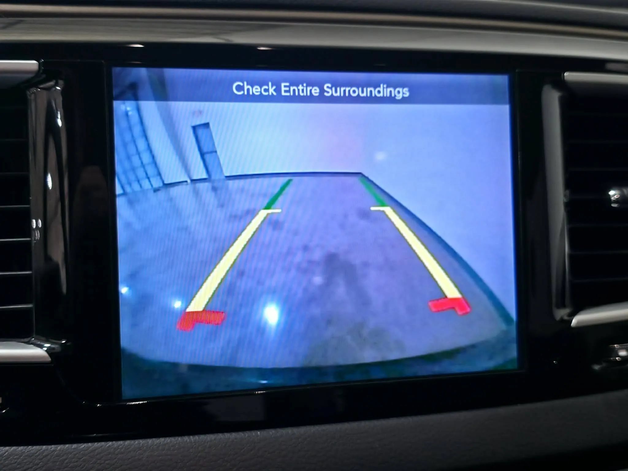 Used 2017 Chrysler Pacifica Touring FWD image 27