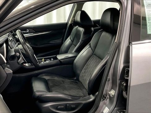 Used 2016 Nissan Maxima SR FWD image 10