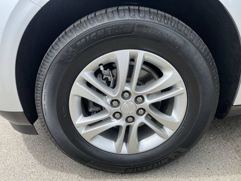 Used 2021 Buick Enclave Essence FWD image 30
