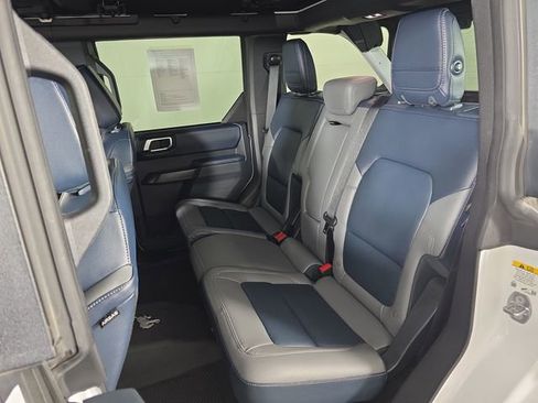 Used 2024 Ford Bronco Outer Banks AWD/4WD image 21