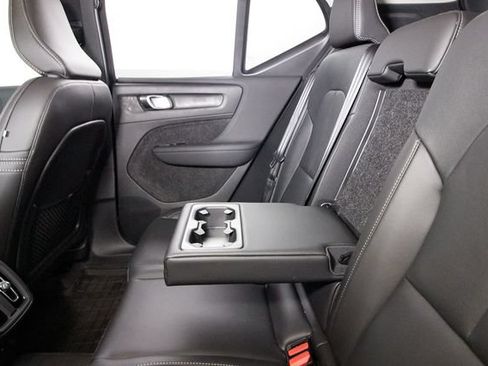 Certified 2026 Volvo XC40 B5 Plus AWD/4WD image 22