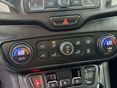 Used 2018 GMC Terrain SLE image 15