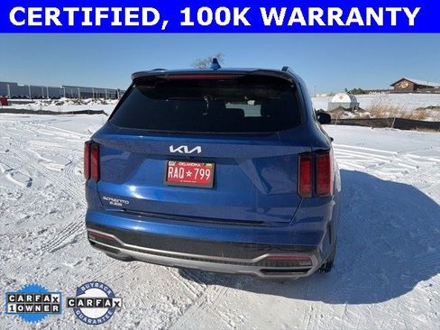 Used 2023 Kia Sorento S image 4