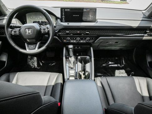 Used 2025 Honda Accord Touring image 29