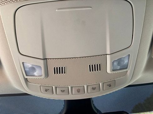 Used 2024 Ford Edge SEL image 16