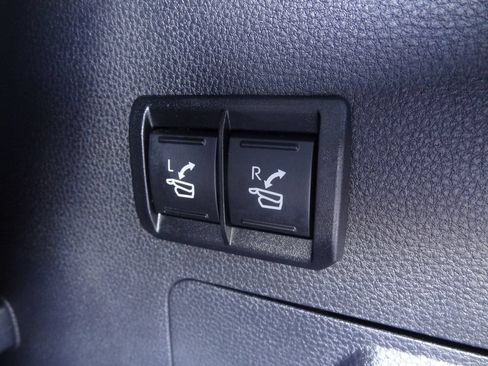 Used 2024 Toyota Sequoia Platinum AWD/4WD image 14