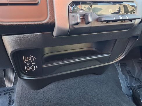 Used 2024 RAM 2500 Big Horn image 9