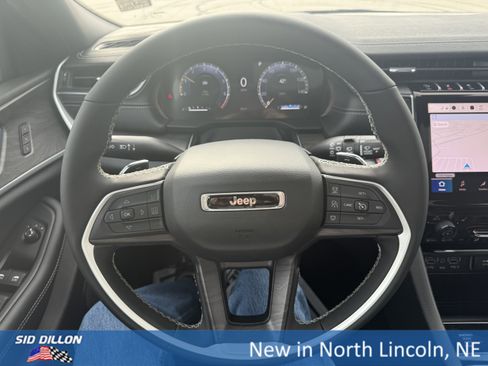 New 2025 Jeep Grand Cherokee Limited image 8