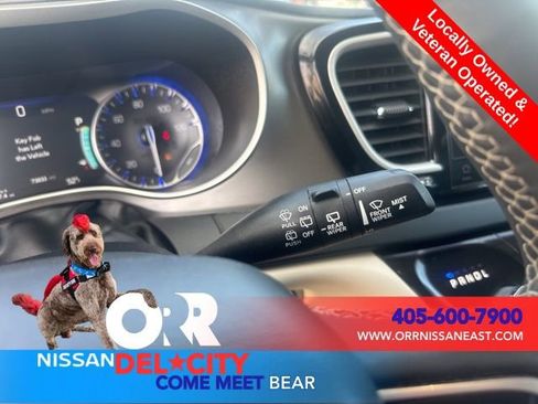 Used 2023 Chrysler Pacifica Touring-L FWD image 21
