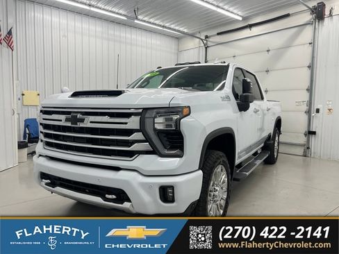 New 2026 Chevrolet Silverado 2500 High Country w/ High Country Premium Package AWD/4WD image 6