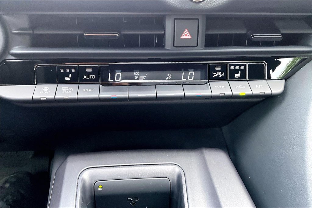 Used 2023 Toyota Crown AWD/4WD image 16