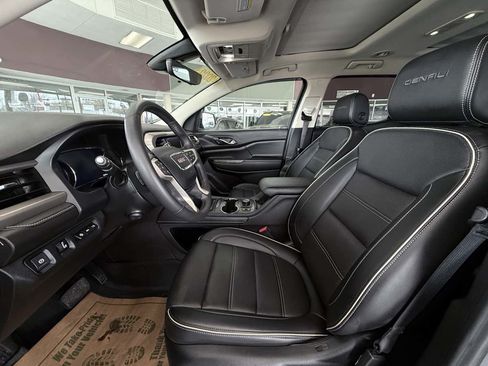 Used 2022 GMC Acadia Denali w/ Denali Ultimate Package FWD image 30