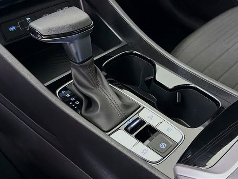 Used 2025 Hyundai Santa Cruz SE FWD image 20