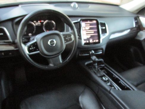 Used 2016 Volvo XC90 T6 Momentum w/ Protection Package Plus image 15