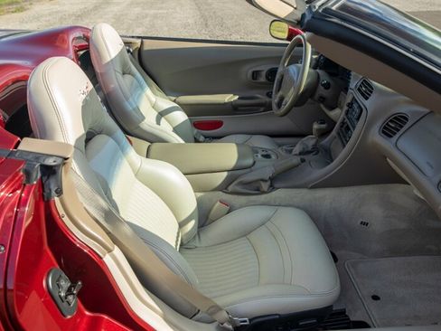 Used 2003 Chevrolet Corvette Convertible w/ Preferred Equipment Group1 image 30