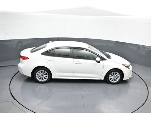 Certified 2025 Toyota Corolla LE image 35