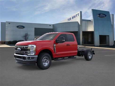 New 2026 Ford F350 XL w/ XL Chrome Package image 2