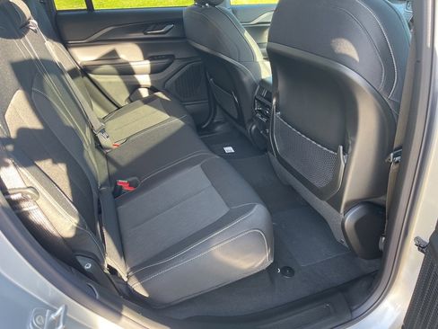 New 2025 Jeep Grand Cherokee Laredo X image 13