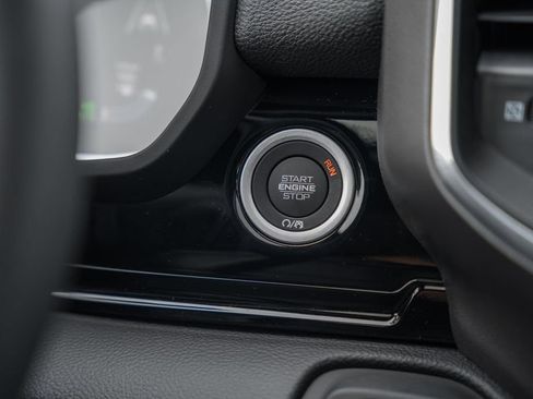 New 2026 RAM 1500 Laramie AWD/4WD image 30
