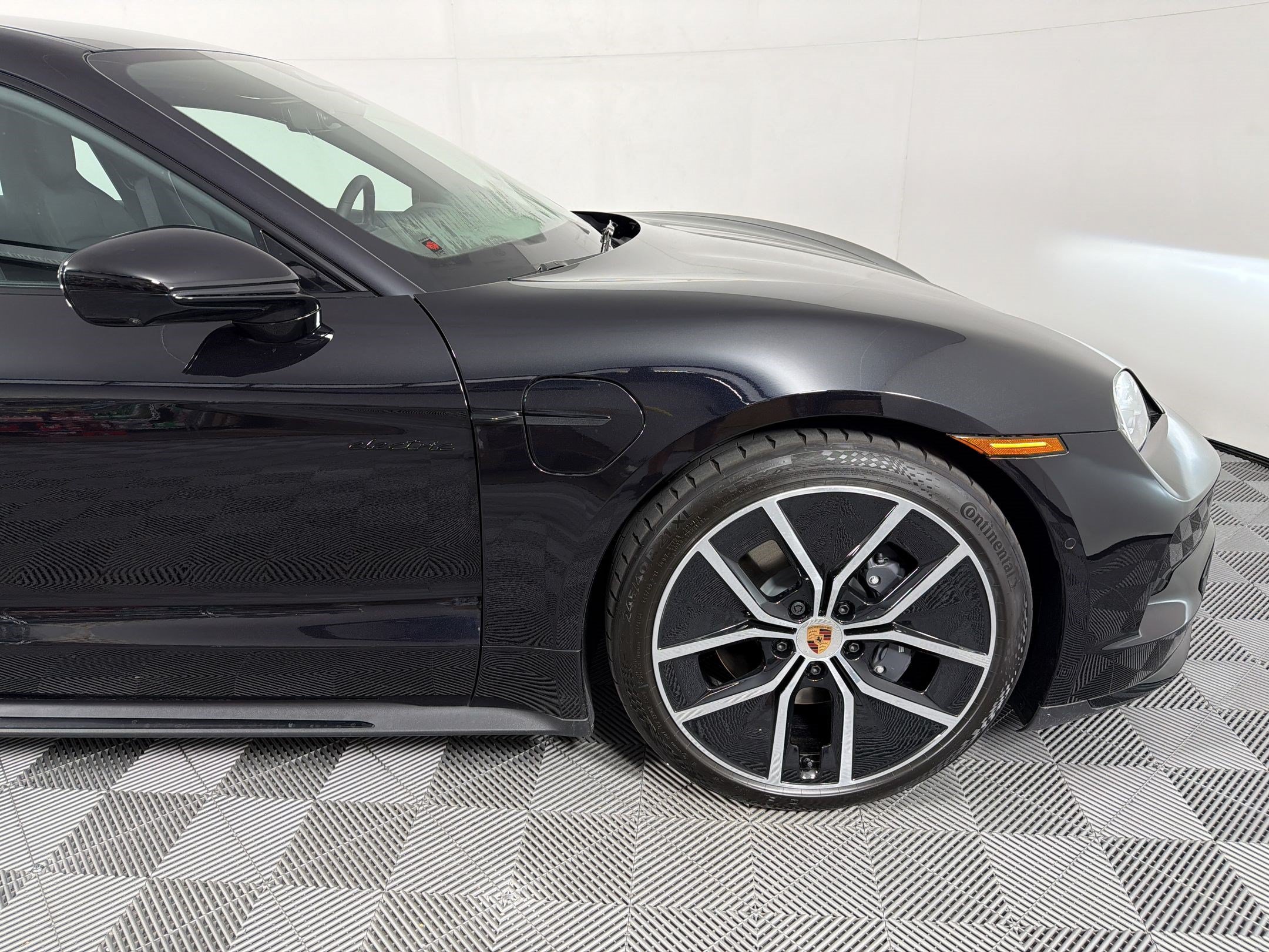 Used 2026 Porsche Taycan AWD/4WD image 21