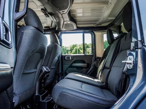 Used 2024 Jeep Wrangler Unlimited Sahara AWD/4WD image 44