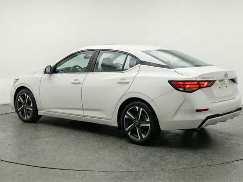 Used 2025 Nissan Sentra SV image 6