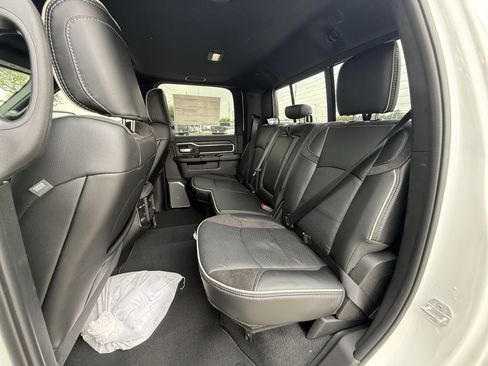 New 2026 RAM 2500 Laramie AWD/4WD image 16